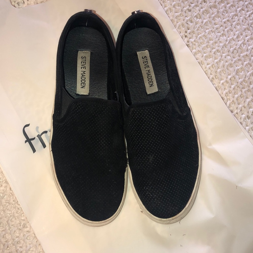 Steve Madden black slip ons
